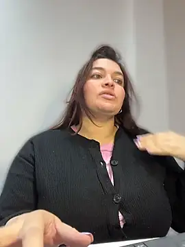 sarahreyess_11's Webcam Show