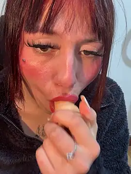 Kitty_Melodi Adlı Modelin Web Kamerası Şovu