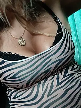Hannah-colx Show in webcam