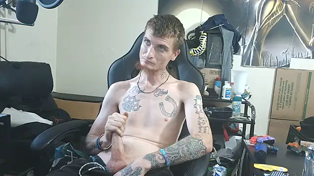 jizzyglizzy92 Show in webcam