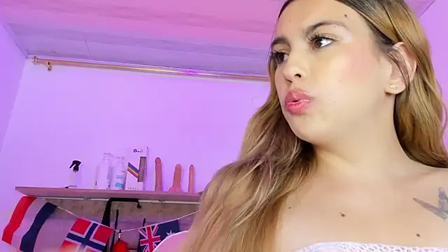 Natasha-Adams Live XXX Chat