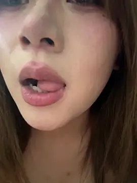 Xiaokui-04 élő XXX-chatje