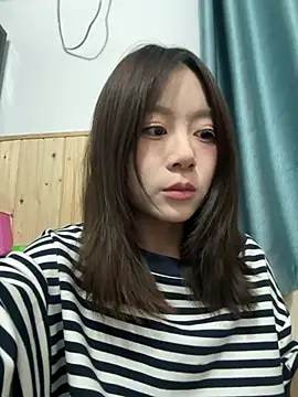 XXX chat uživo modela xiaoyalaoshi