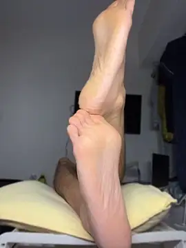 hkmalefeet Show Webcam