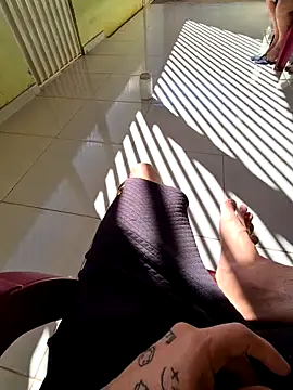 saraivaaa2002 webcam show