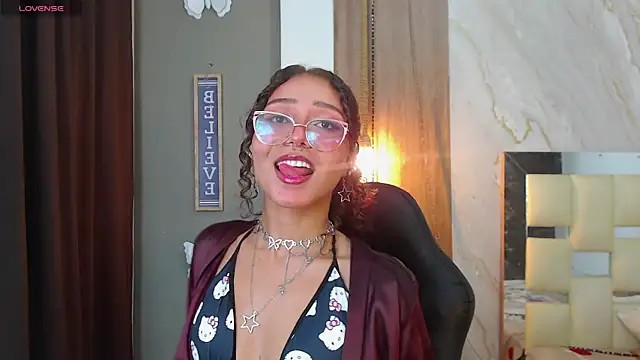 Chat +18 de honeymoon_12 ao vivo
