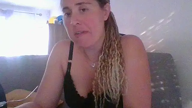 mimi1414 webcam show