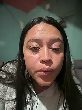 Mia_Risky-1 Pertunjukan Webcam