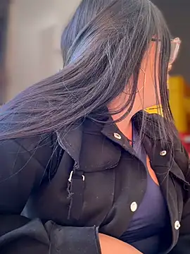 הופעת וובקאם של Mia_Risky-1