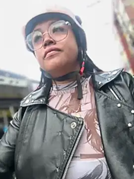 Mia_Risky-1 在線直播表演