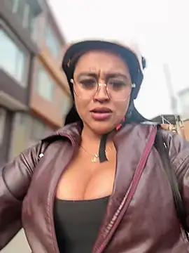 Mia_Risky-1 Adlı Modelin Web Kamerası Şovu