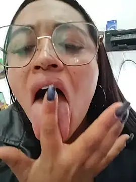 Pokazy przed kamerką – Mia_Risky-1