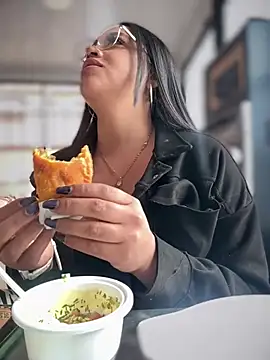 הופעת וובקאם של Mia_Risky-1