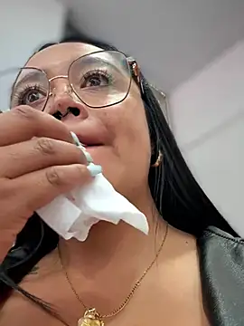 Chat XXX en directo de Mia_Risky-1