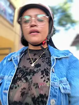 Outdoors-Mia_Khalifa Webcamshow