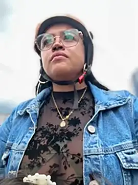 Outdoors-Mia_Khalifa 在線直播表演