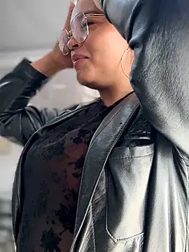 Outdoors-Mia_Khalifa's Webcam Show
