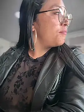Outdoors-Mia_Khalifa's Live XXX Chat