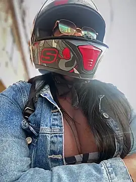 Webkamerová show Outdoors-Mia_Khalifa