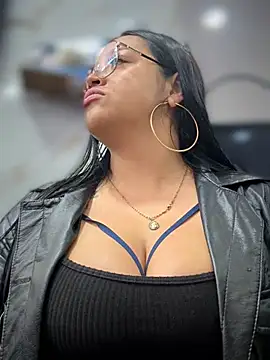 Outdoors-Mia_Khalifa 在線直播表演