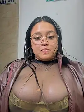 Outdoors-Mia_Khalifa 网络视讯表演