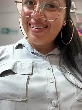 Show modela Outdoors-Mia_Khalifa na web-kameri