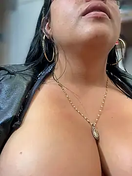 Вебкам-шоу Outdoors-Mia_Khalifa