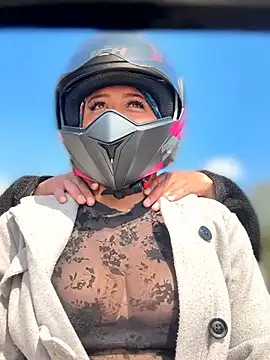 Outdoors-Mia_Khalifa: вебкам-шоу