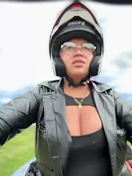 Outdoors-Mia_Khalifa 웹캠 쇼