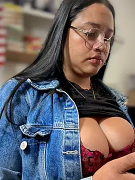 Outdoors-Mia_Khalifa Show in webcam