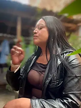 Outdoors-Mia_Khalifa Pertunjukan Webcam