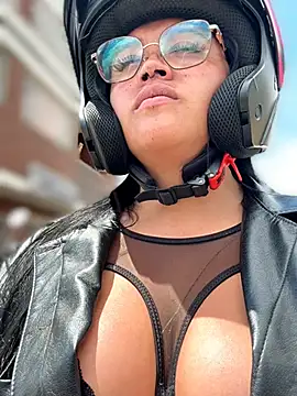 โชว์เว็บแคมของ Outdoors-Mia_Khalifa