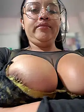 Outdoors-Mia_Khalifa webcam show