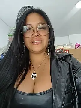Show modela Outdoors-Mia_Khalifa na web-kameri