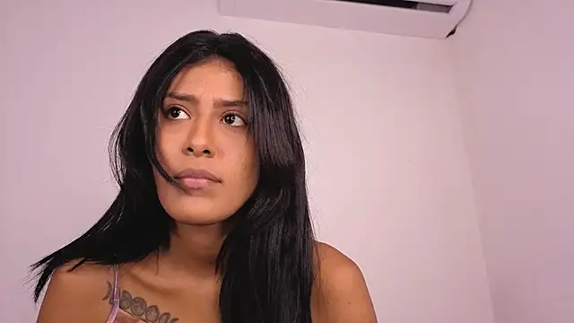 Zyrelia_Vael Chat XXX in diretta