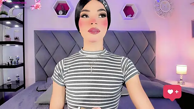 Show modela Amira_Ember na web-kameri