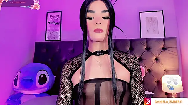 Amira_Ember's Webcam Show