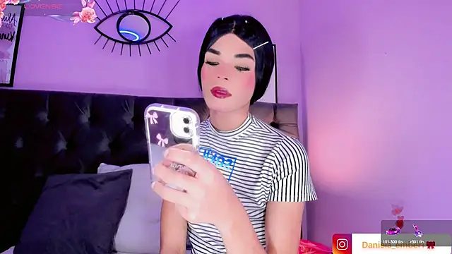 Amira_Ember Show Webcam
