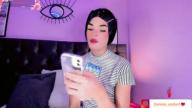 Amira_Ember's Webcam Show