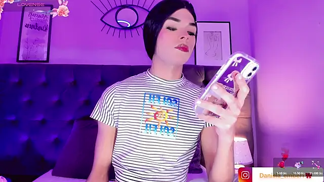 Amira_Ember Show in webcam