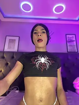 Amira_Ember Show in webcam