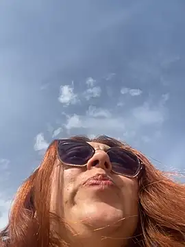 CoraVibes' Webcam Show