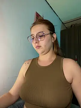 Chat soba uživo modela CoraVibes