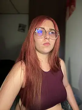 צ'אט XXX בשידור חי של CoraVibes