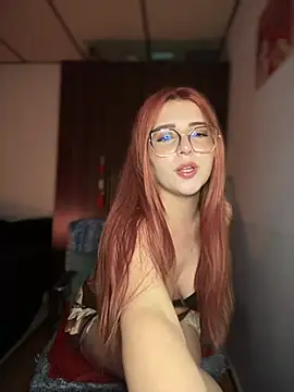 XXX chat uživo modela CoraVibes