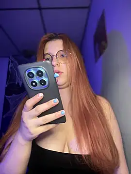CoraVibes' Webcam Show