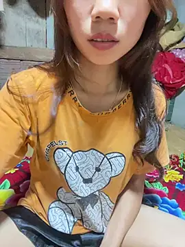 Lyly_sex69 网络视讯表演