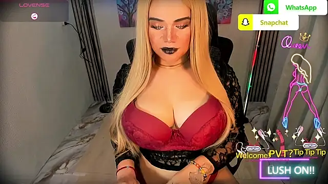 Show modela xHugeHarleySelfsuckerx na web-kameri