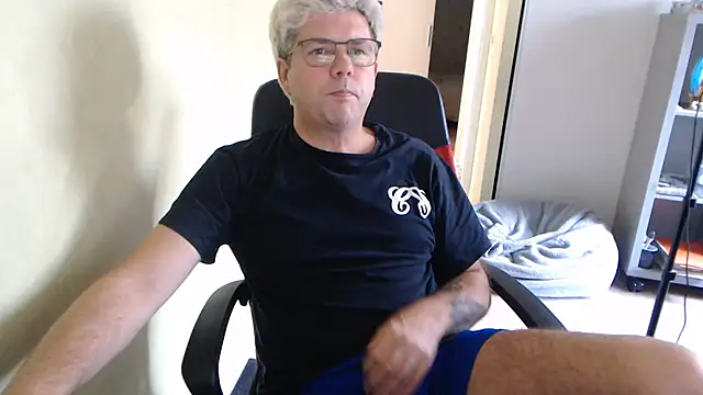 blueandwhite1 Webcam show