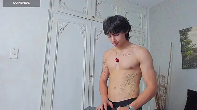 Tyler_durtenのウェブカメラ  ショー